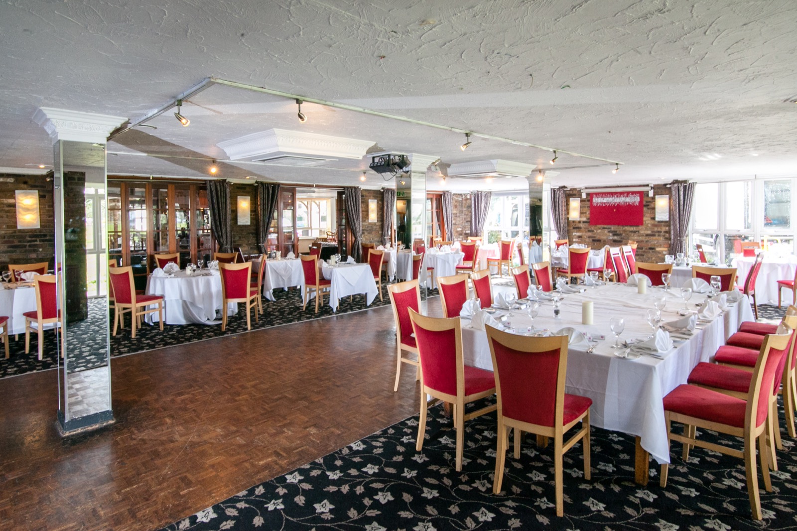 Hunters Meet Restaurant, Hotel, Wedding Venue, Leisure Centre